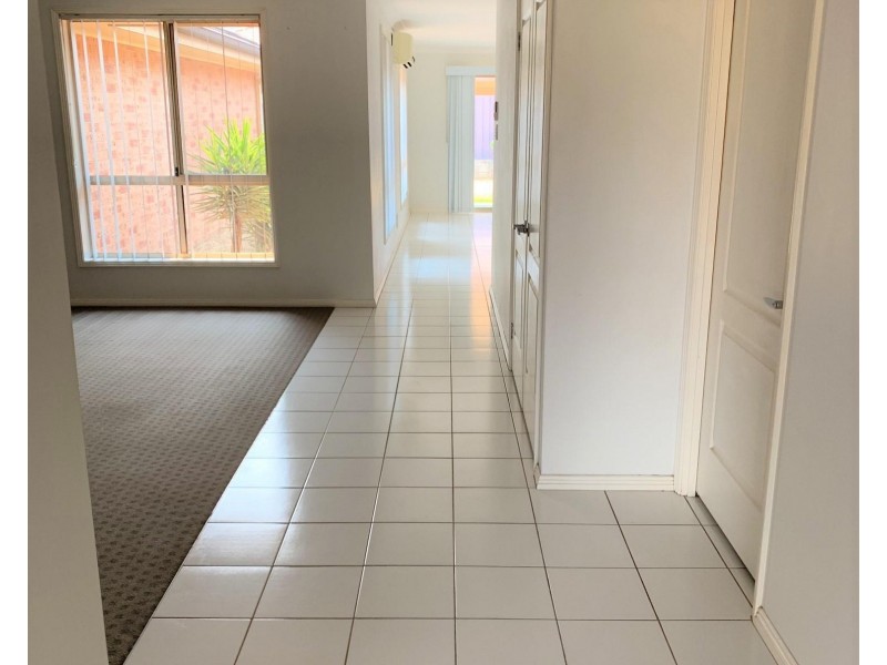 2/13 Diamond Circuit, Rutherford NSW 2320