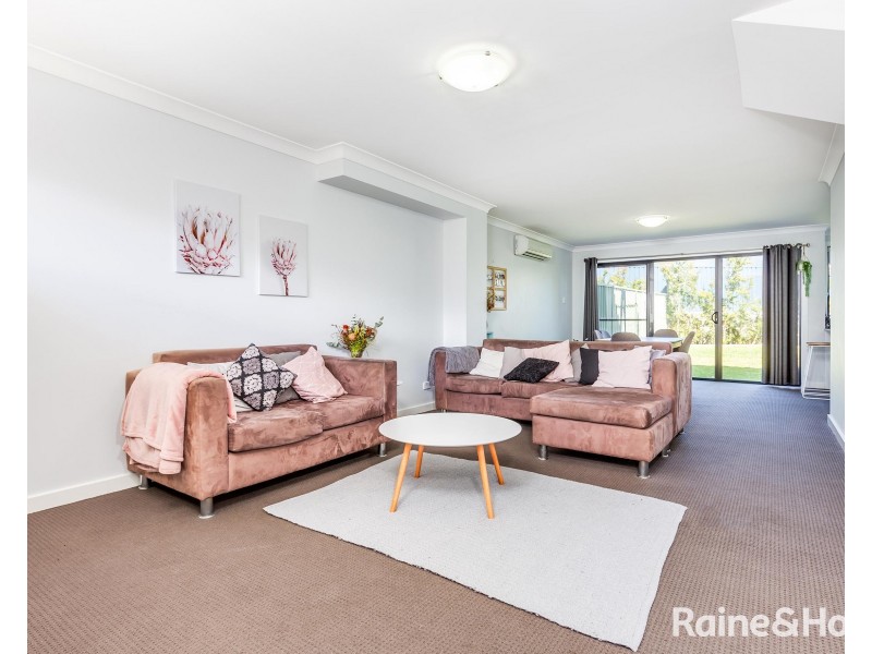 8/25 Mort Street, Shortland NSW 2307