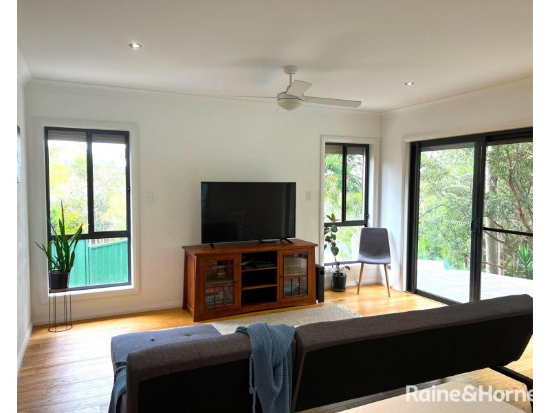 17 Weiss Close, Tingira Heights NSW 2290