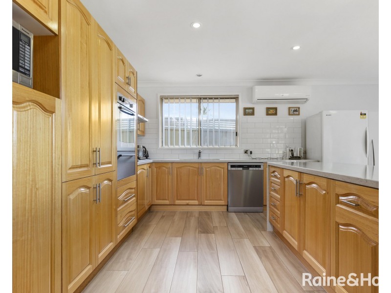 5 Springvale Circuit, Cameron Park NSW 2285