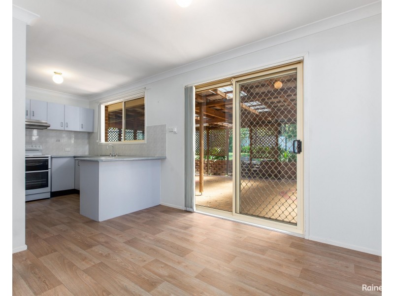 17 Yarran Close, Cameron Park NSW 2285