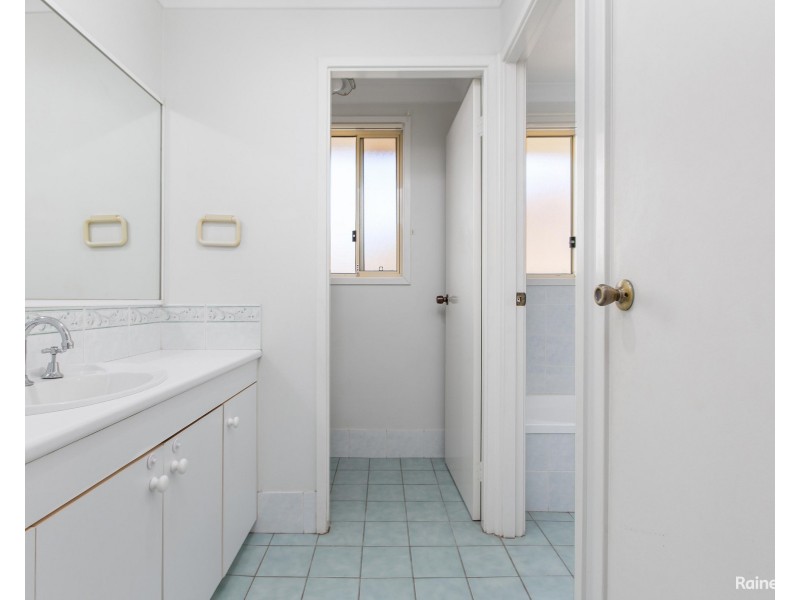 17 Yarran Close, Cameron Park NSW 2285