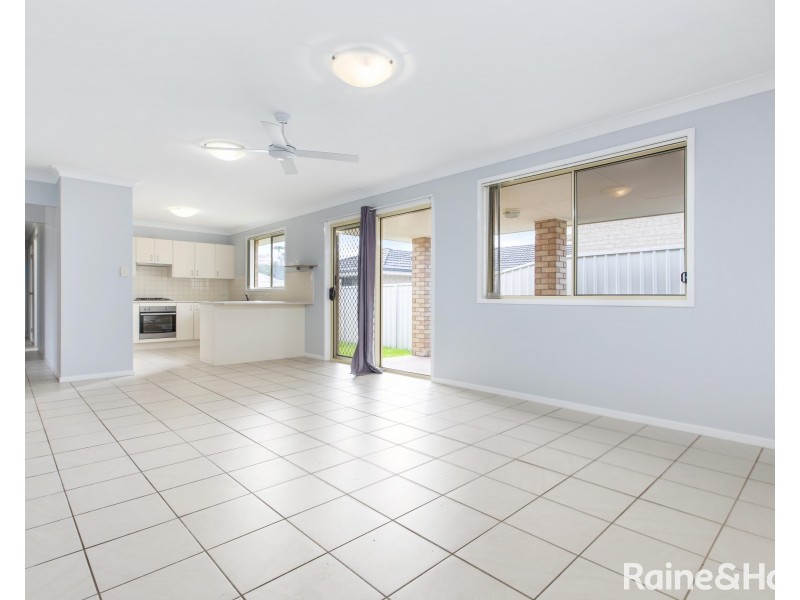 2 Gilmore Street, Cameron Park NSW 2285