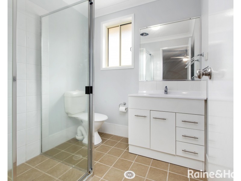 2 Gilmore Street, Cameron Park NSW 2285