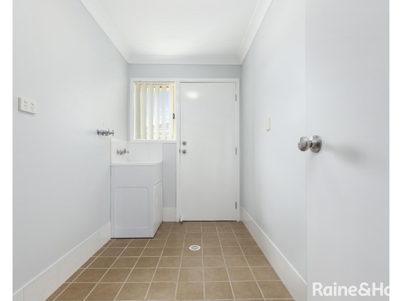 2 Gilmore Street, Cameron Park NSW 2285
