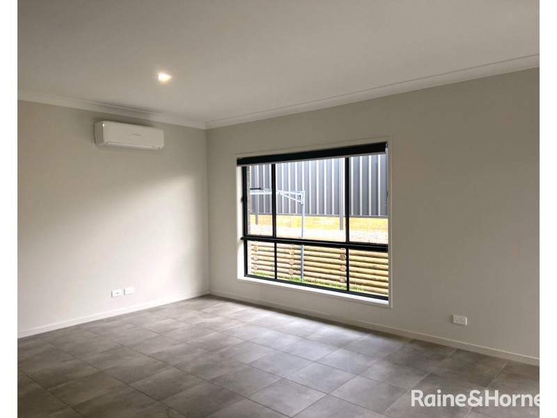 4 Cambrian Place, East Maitland NSW 2323