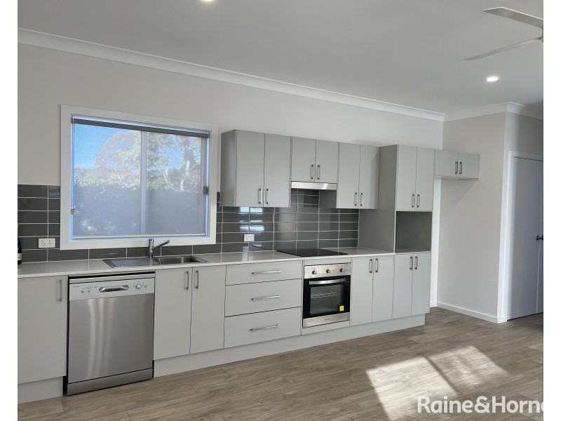 1B Helen Street, Mount Hutton NSW 2290