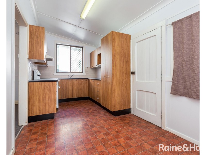 16 York Street, Mayfield NSW 2304