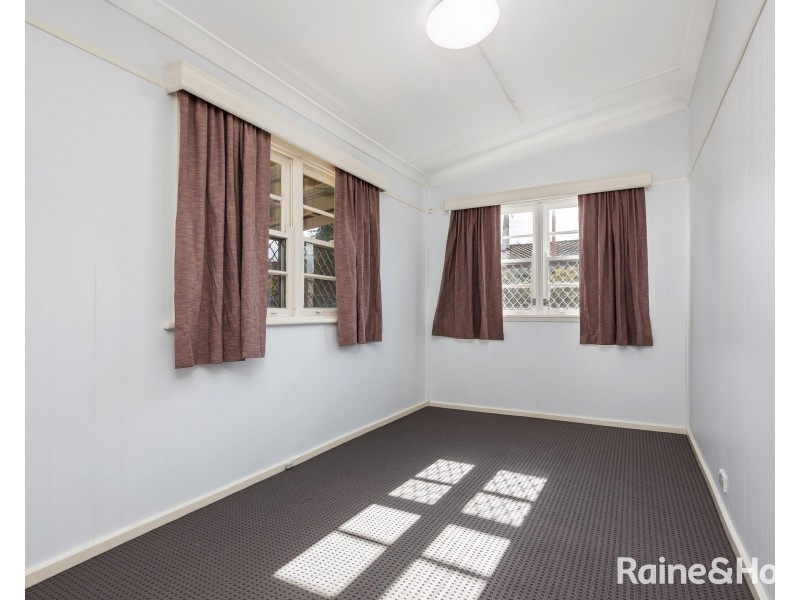 16 York Street, Mayfield NSW 2304