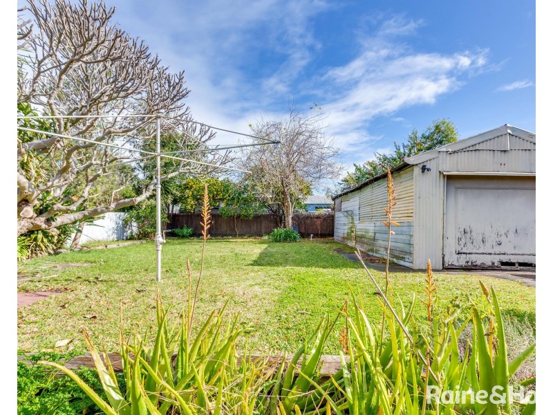 16 York Street, Mayfield NSW 2304