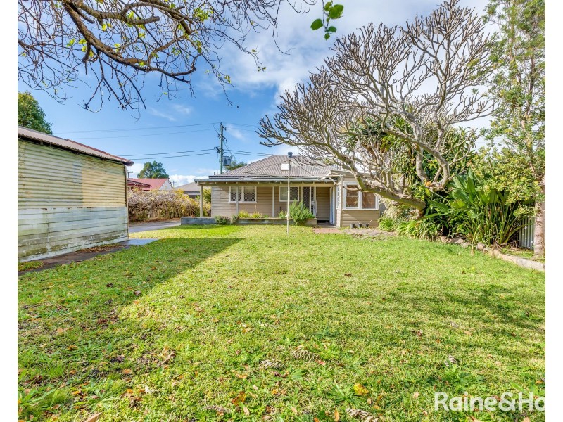 16 York Street, Mayfield NSW 2304