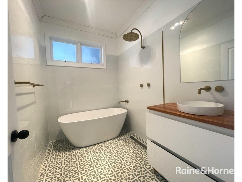 1 Appletree Road, West Wallsend NSW 2286