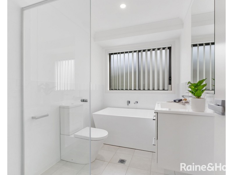 33 Preston Place, Cameron Park NSW 2285