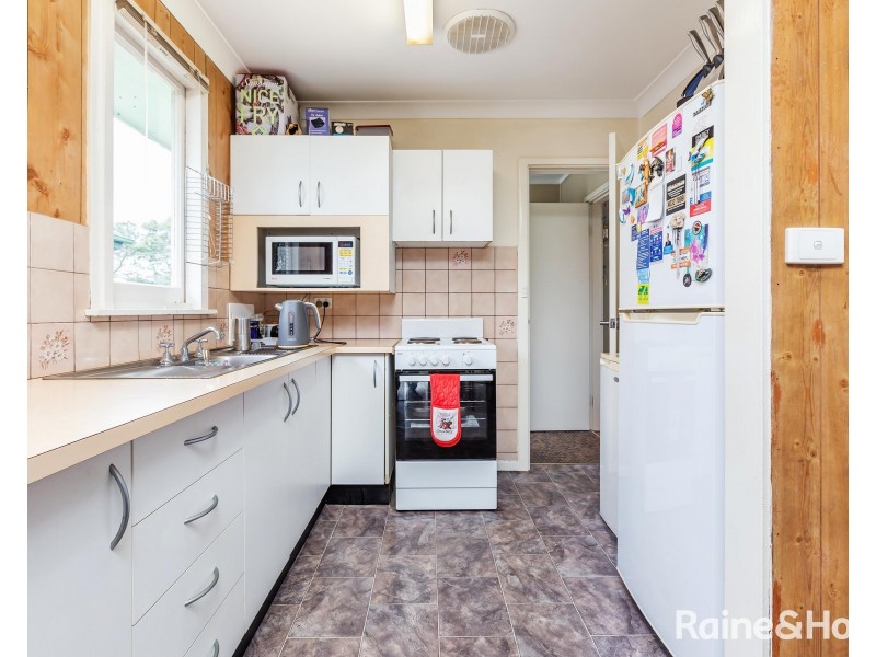 17 Kingstown Road, Woodberry NSW 2322