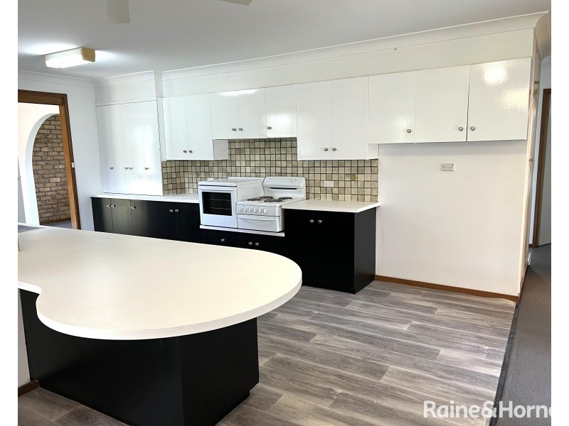 14 Natalie Close, Tenambit NSW 2323