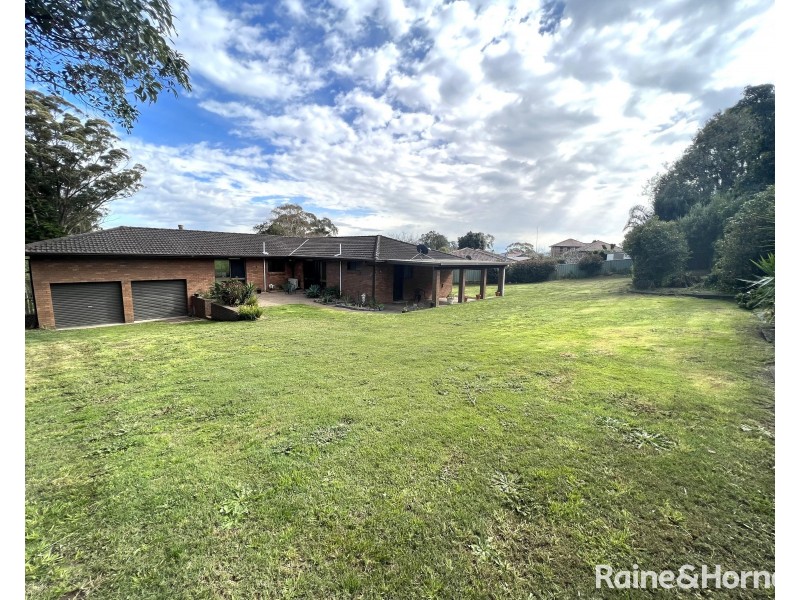 14 Natalie Close, Tenambit NSW 2323