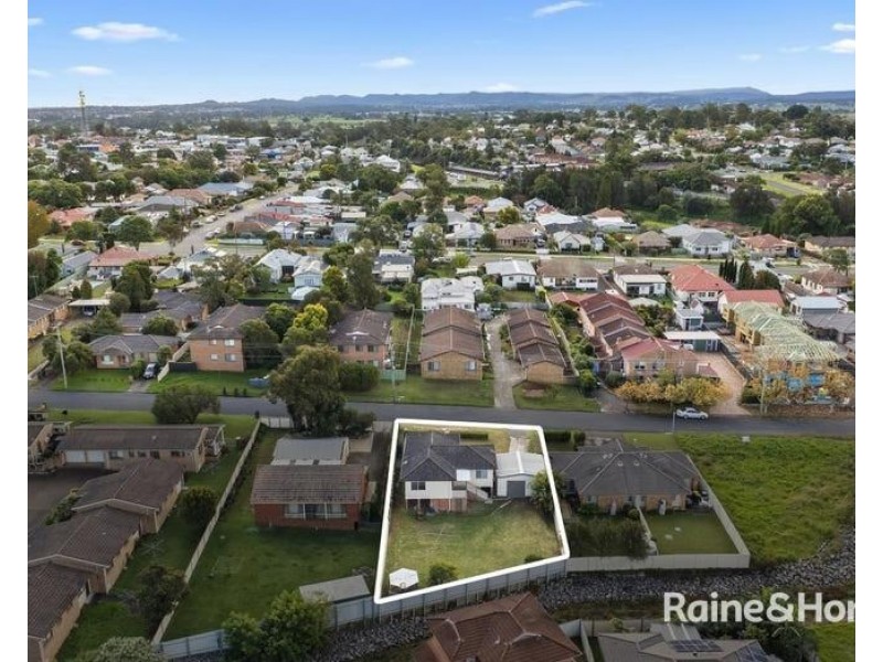 16 Skilton Avenue, East Maitland NSW 2323