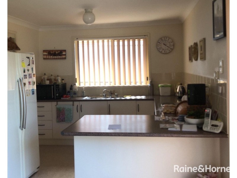 21b Livingstone Street, Belmont NSW 2280