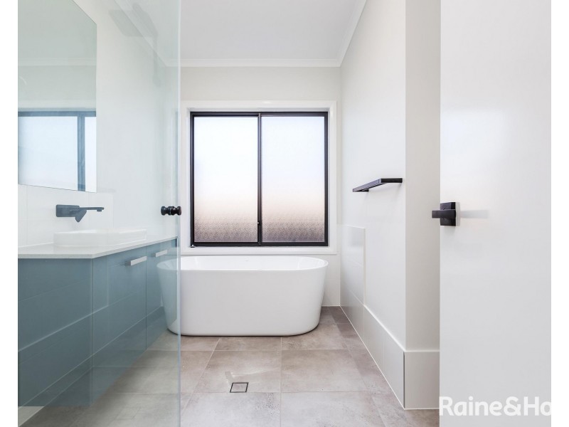 15 Sage Crescent, Chisholm NSW 2322