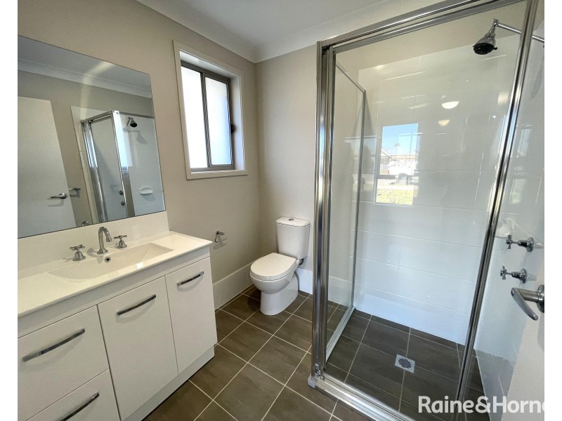 77 Aberglasslyn Road, Rutherford NSW 2320