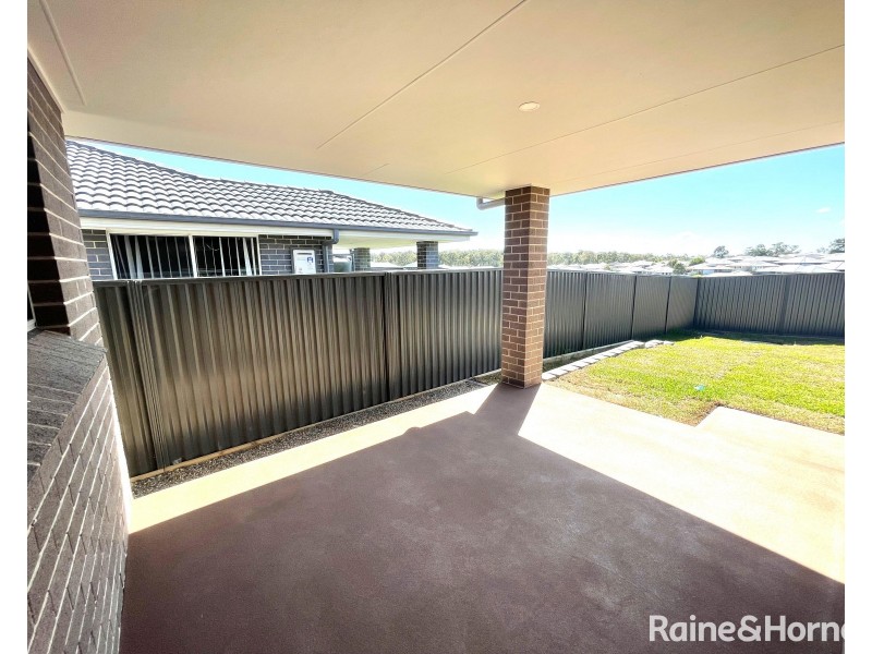 77 Aberglasslyn Road, Rutherford NSW 2320