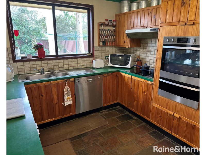 14 Barlow Close, Thornton NSW 2322