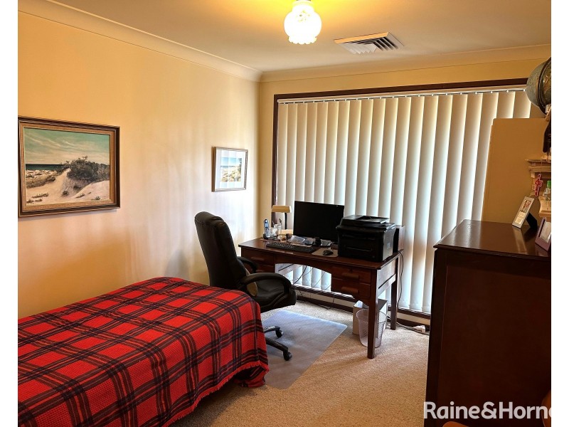 14 Barlow Close, Thornton NSW 2322