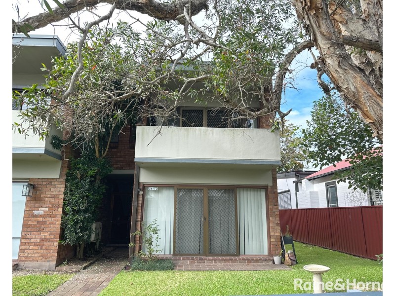 3/11 Young Street, Georgetown NSW 2298