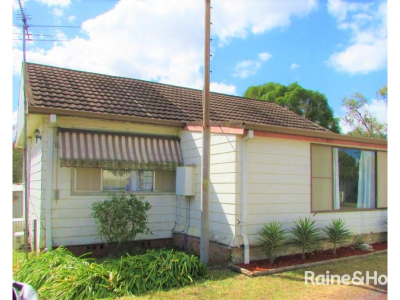 2 Nelson Street, Greta NSW 2334