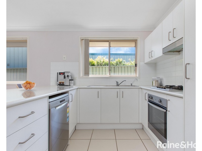 1 Grasstree Avenue, Woongarrah NSW 2259
