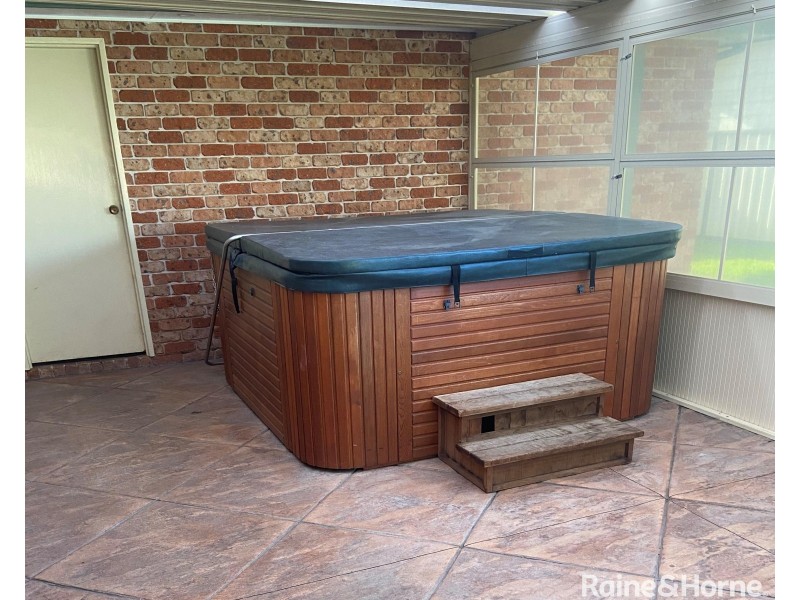 4 Hall Street, Heddon Greta NSW 2321