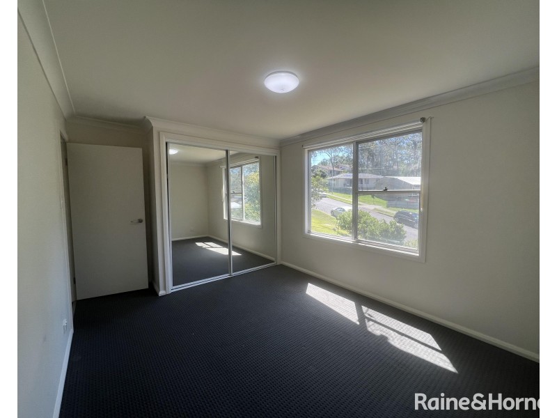 8 Threlkeld Drive, Bolton Point NSW 2283