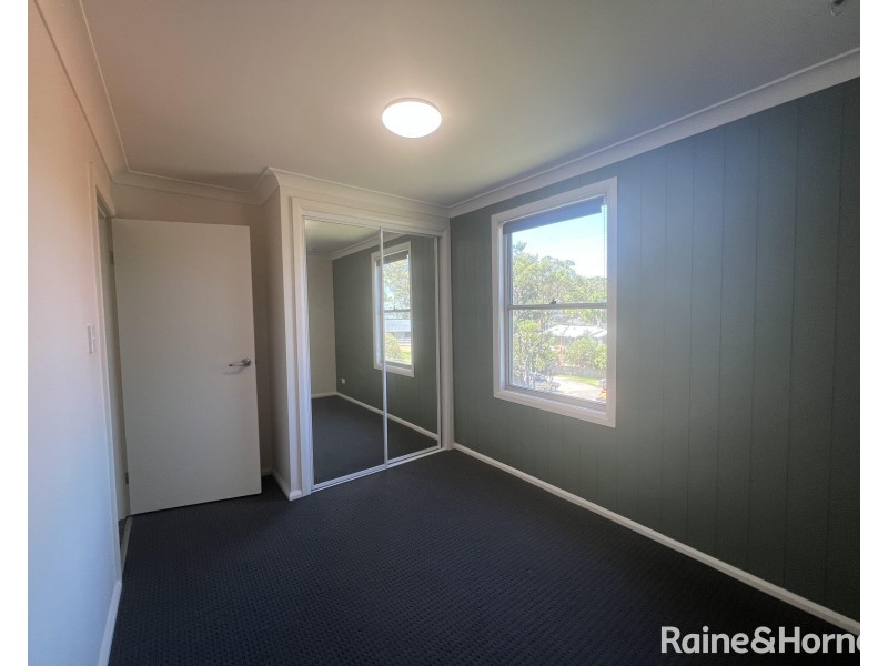 8 Threlkeld Drive, Bolton Point NSW 2283