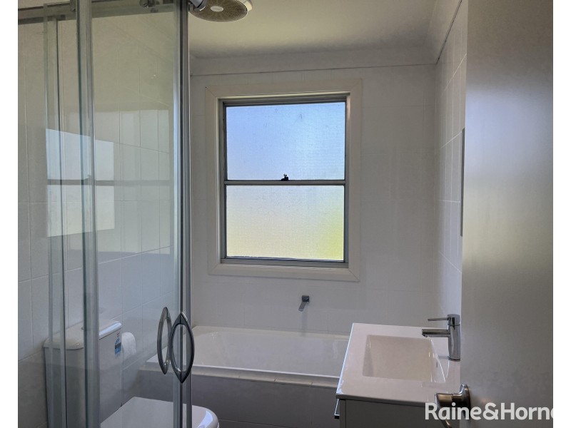 8 Threlkeld Drive, Bolton Point NSW 2283