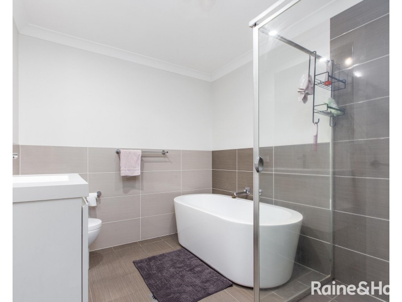 1/10A Russell Street, Gillieston Heights NSW 2321