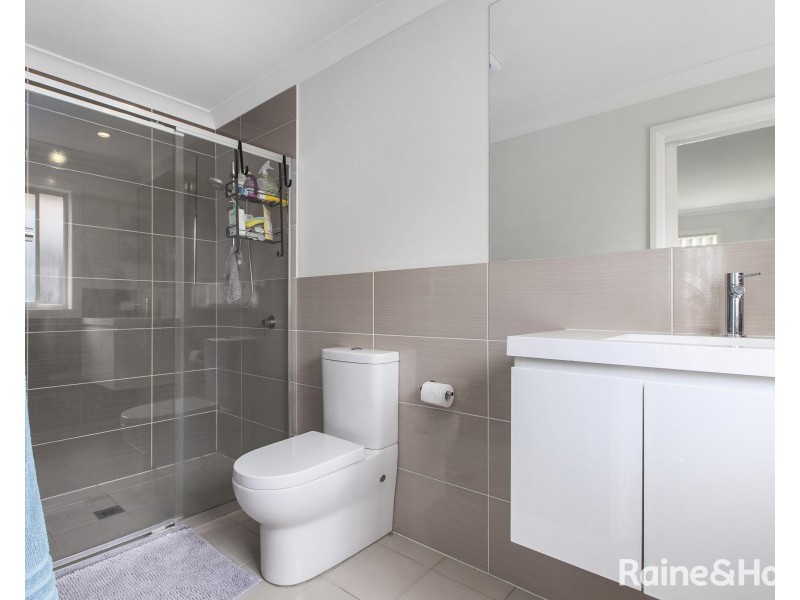 1/10A Russell Street, Gillieston Heights NSW 2321