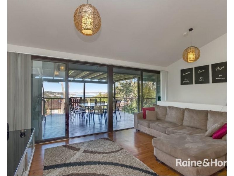 43 Croft Road, Eleebana NSW 2282