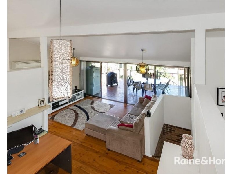 43 Croft Road, Eleebana NSW 2282