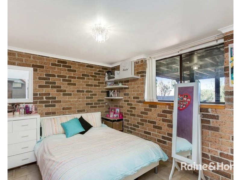 43 Croft Road, Eleebana NSW 2282