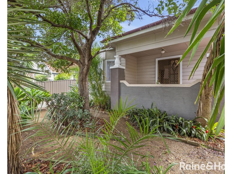 18 Bourke Street, Mayfield NSW 2304