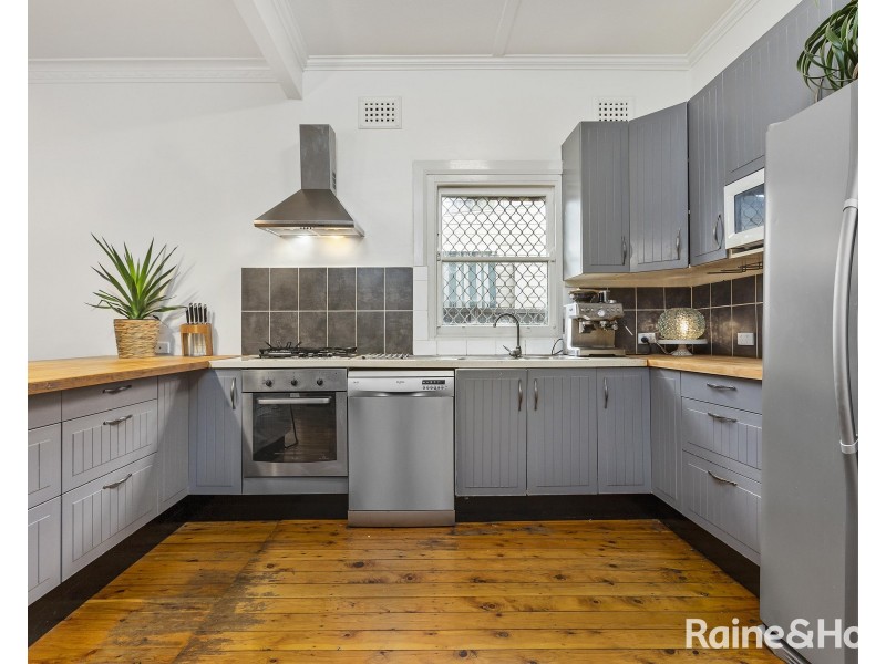 18 Bourke Street, Mayfield NSW 2304