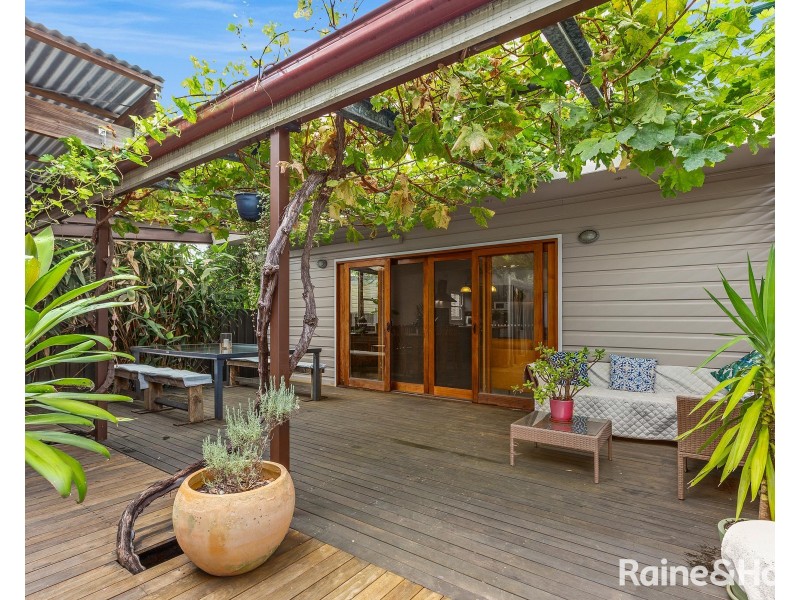 18 Bourke Street, Mayfield NSW 2304