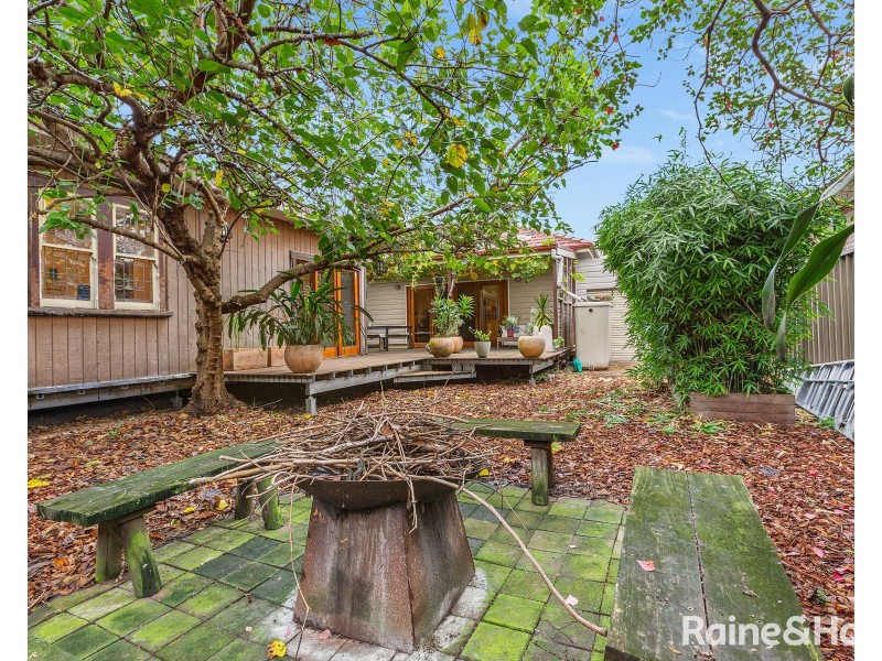 18 Bourke Street, Mayfield NSW 2304