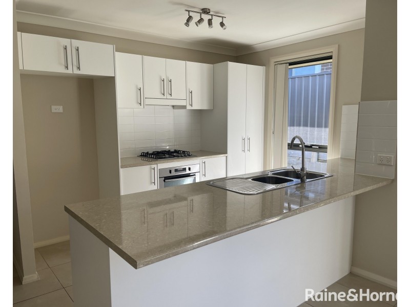 2/5 Chapman Street, Greta NSW 2334