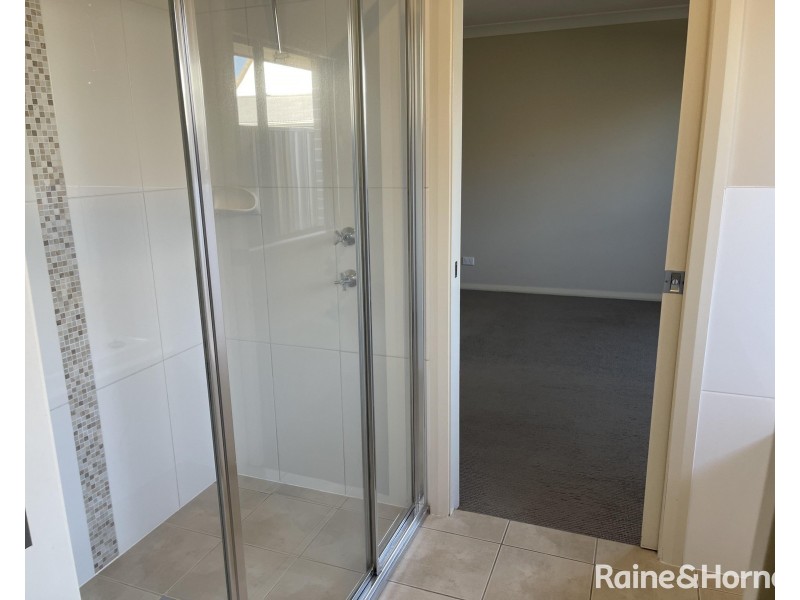2/5 Chapman Street, Greta NSW 2334