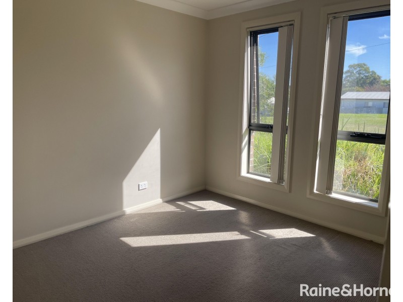 2/5 Chapman Street, Greta NSW 2334