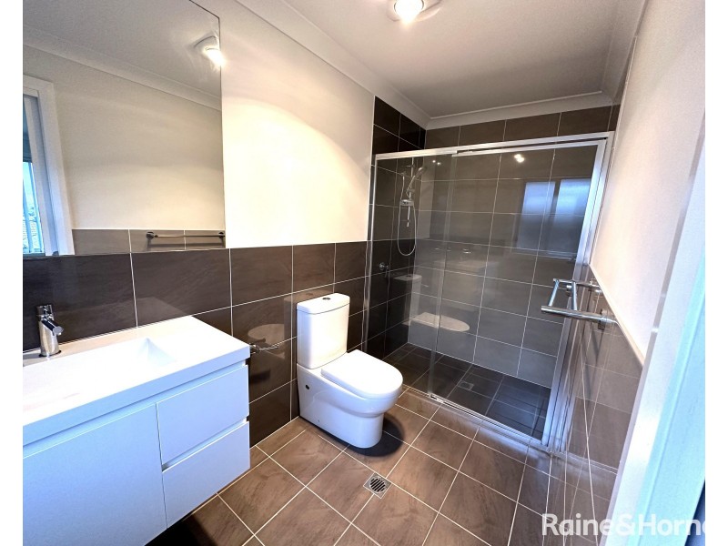 2/10A Russell Street, Gillieston Heights NSW 2321