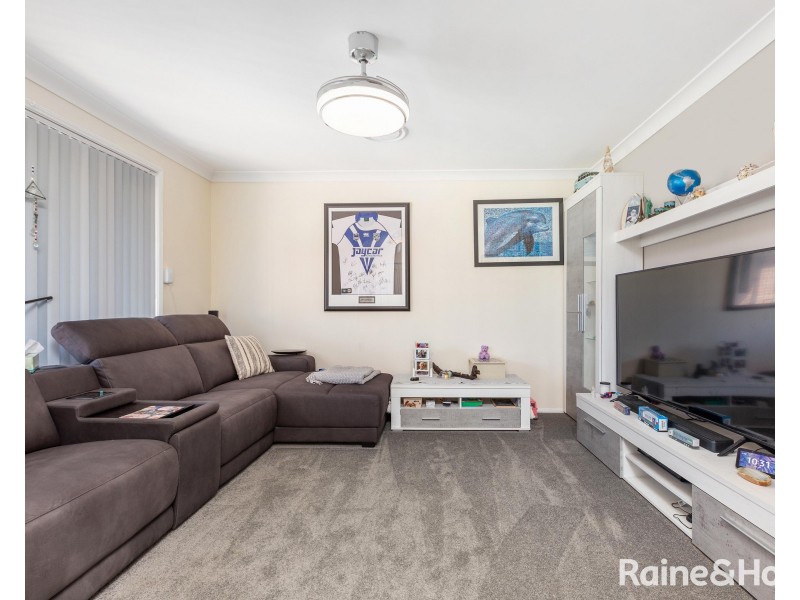 24 Grove Place, Cameron Park NSW 2285