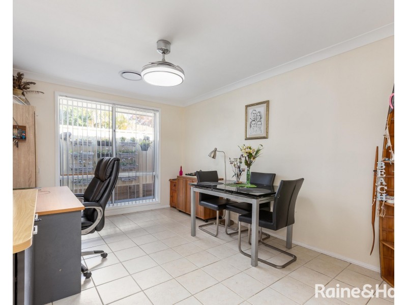 24 Grove Place, Cameron Park NSW 2285