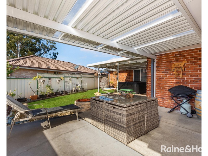 24 Grove Place, Cameron Park NSW 2285